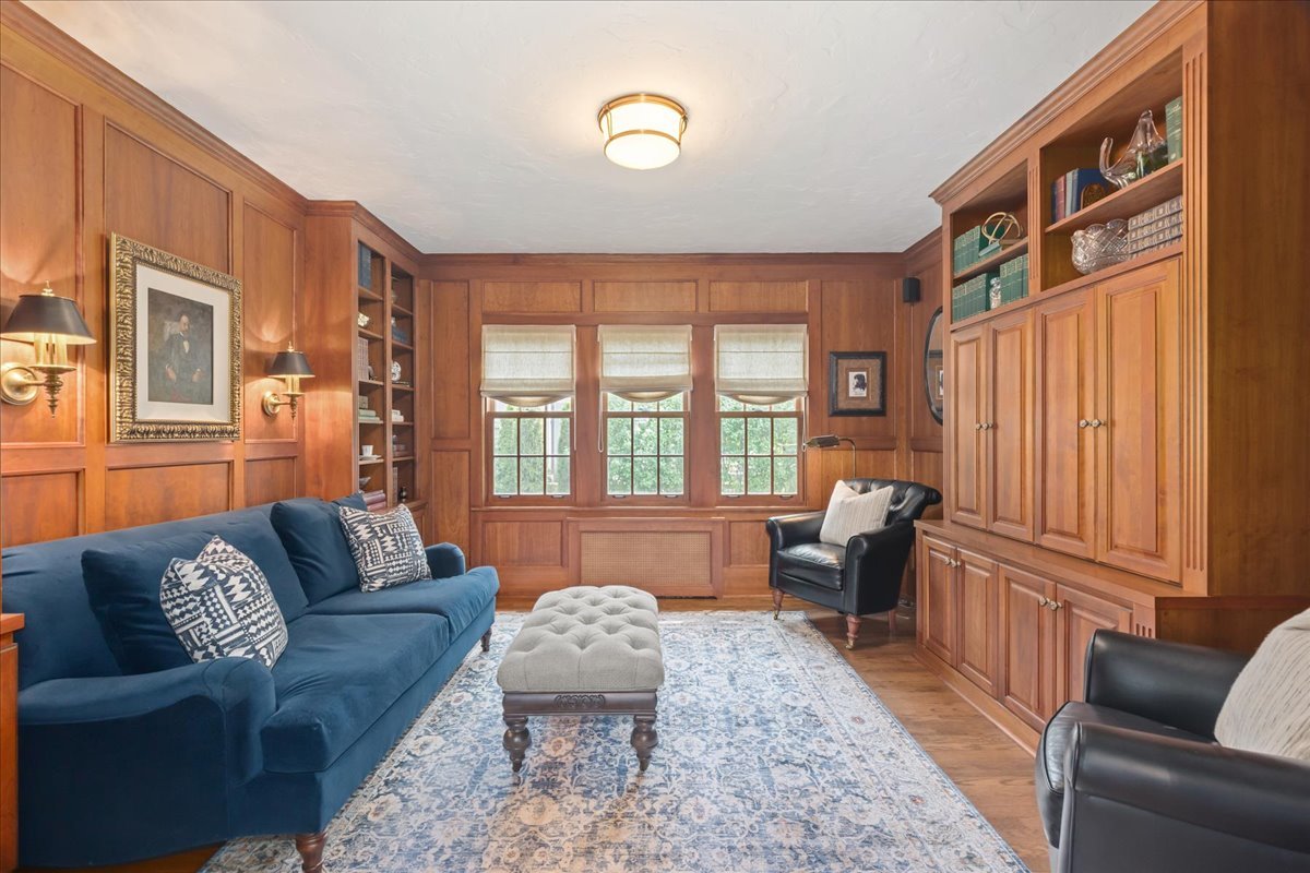 355 Myrtle Street Winnetka, IL 60093 - Photo 8 of 33