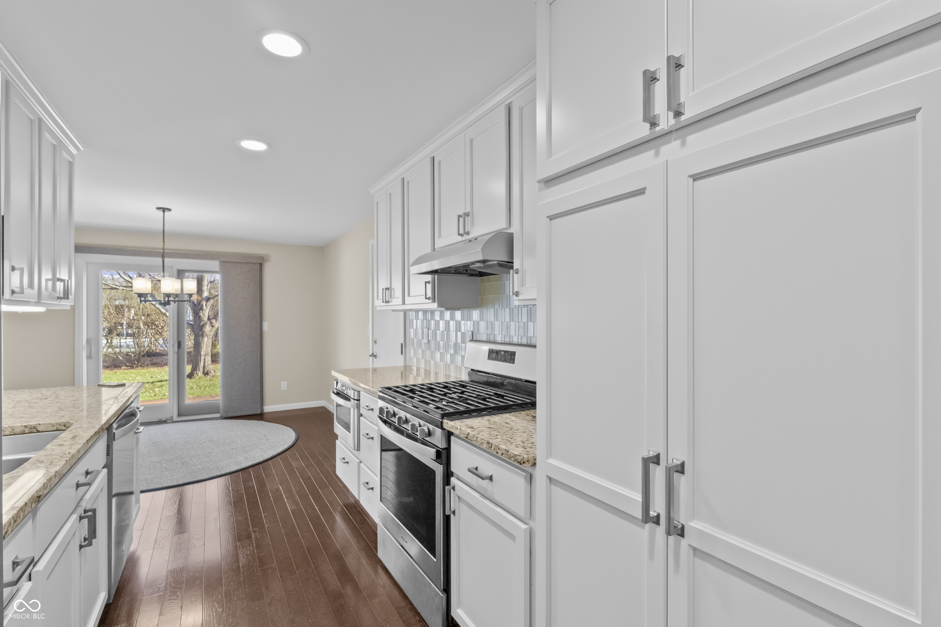 2565 Chestnut Street Columbus, IN 47201 - Photo 12 of 38