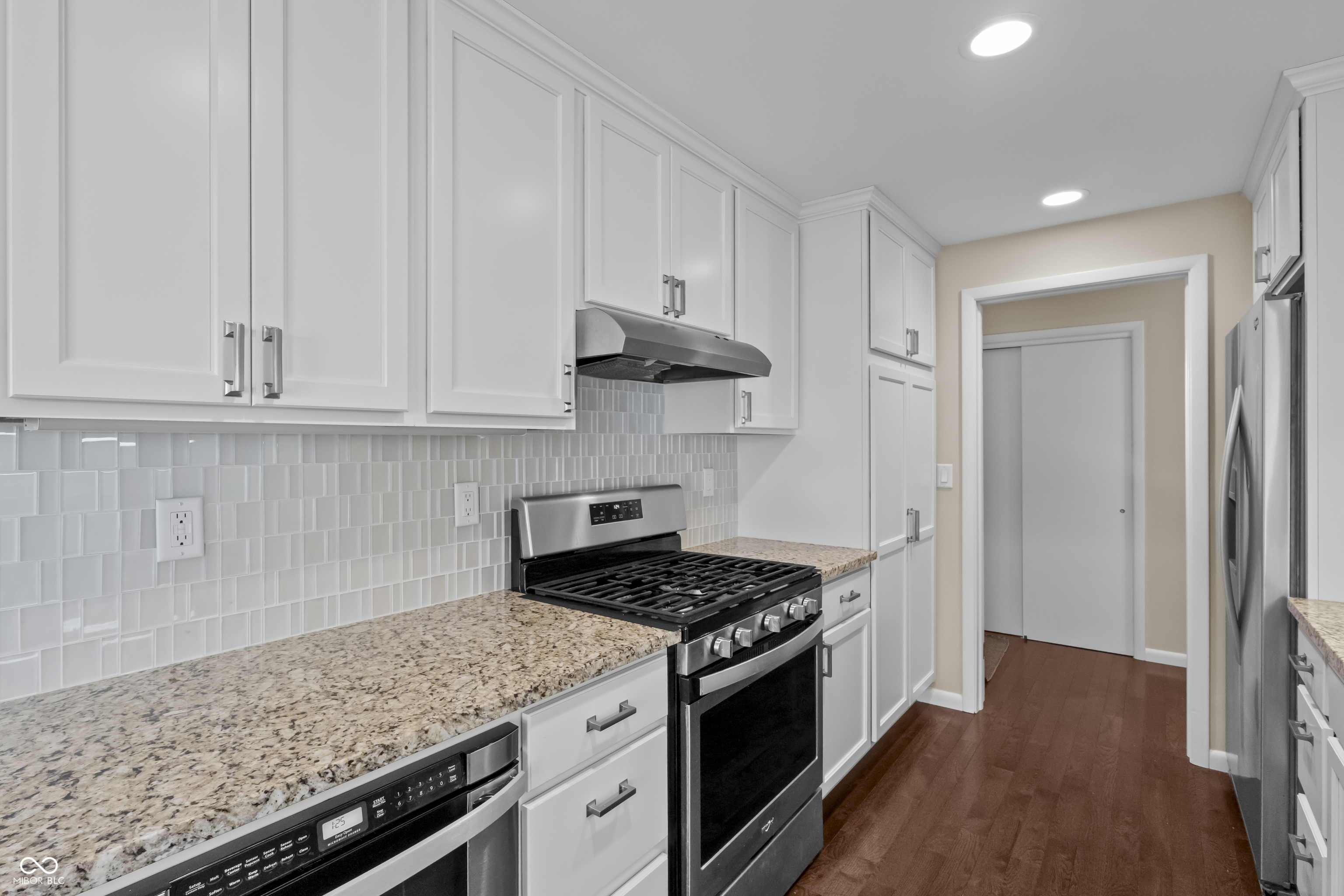 2565 Chestnut Street Columbus, IN 47201 - Photo 13 of 38