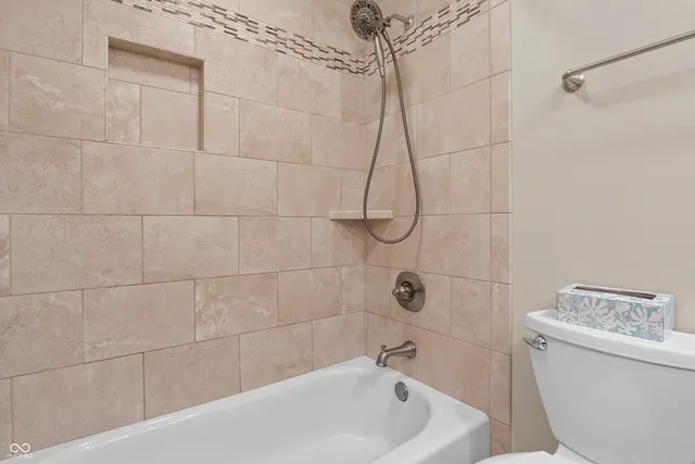 $299,000 | 2565 Chestnut Street, Columbus, IN 47201