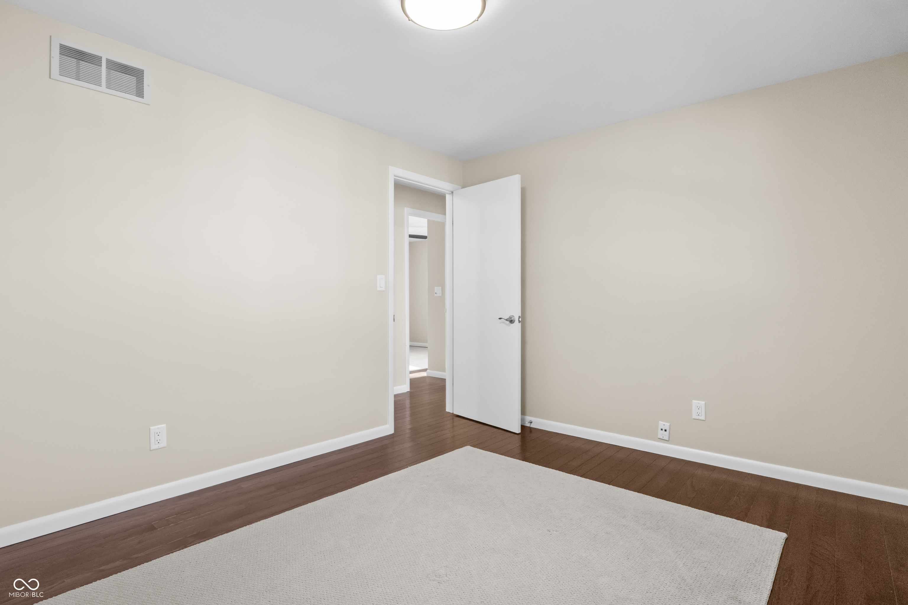 2565 Chestnut Street Columbus, IN 47201 - Photo 23 of 38