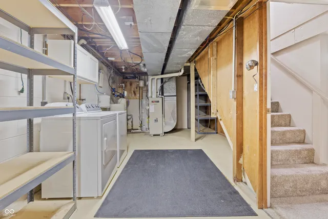 $299,000 | 2565 Chestnut Street, Columbus, IN 47201