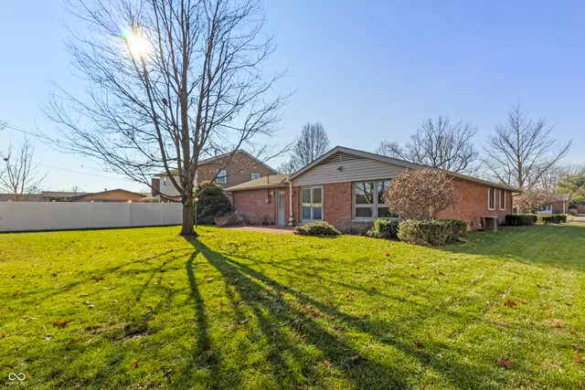 $299,000 | 2565 Chestnut Street, Columbus, IN 47201