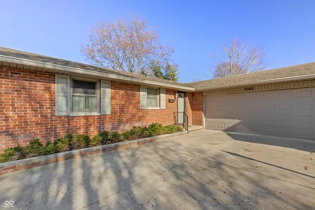 $299,000 | 2565 Chestnut Street, Columbus, IN 47201