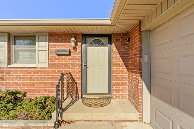 $299,000 | 2565 Chestnut Street, Columbus, IN 47201