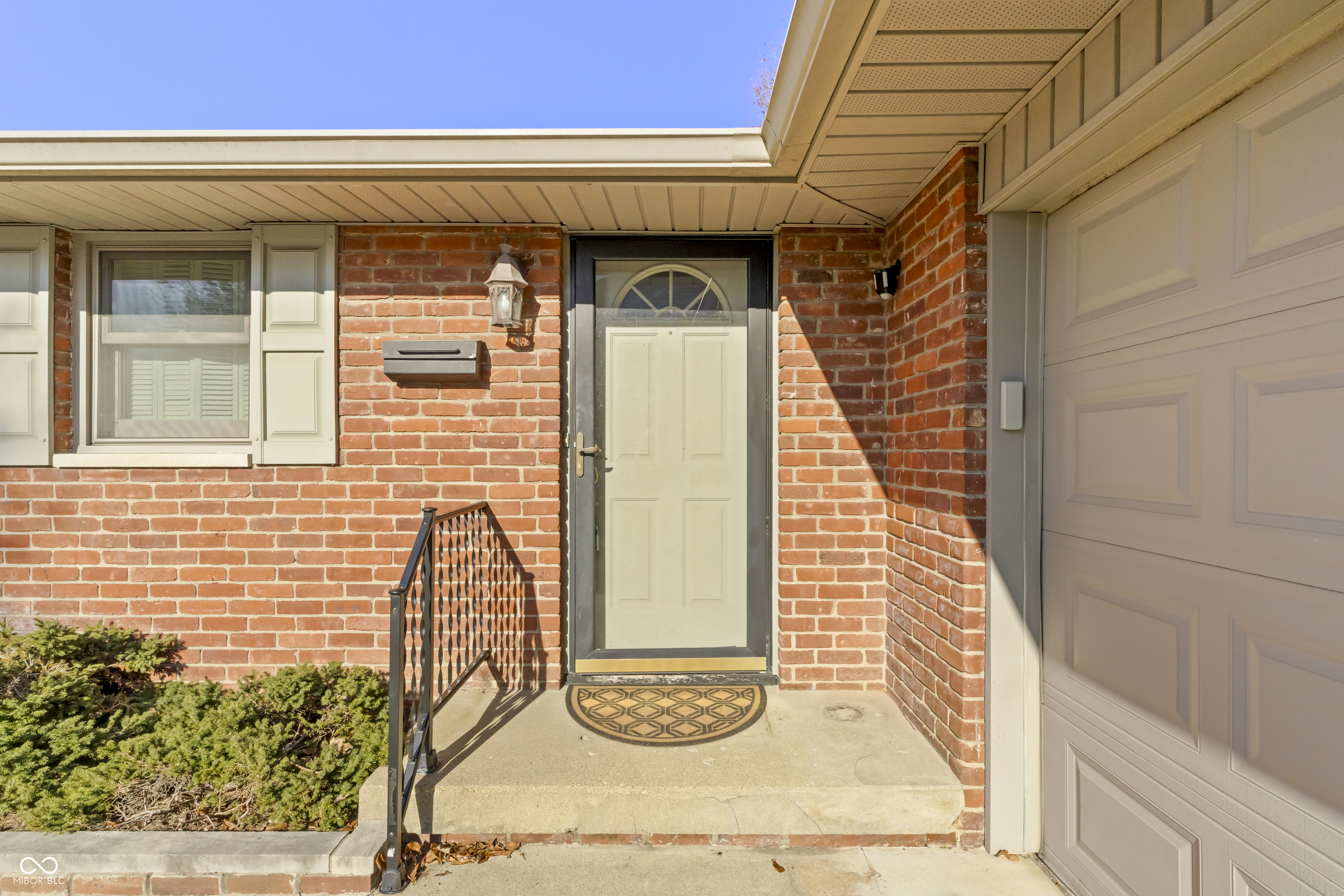 2565 Chestnut Street Columbus, IN 47201 - Photo 5 of 38