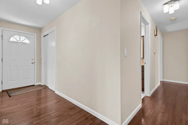 $299,000 | 2565 Chestnut Street, Columbus, IN 47201