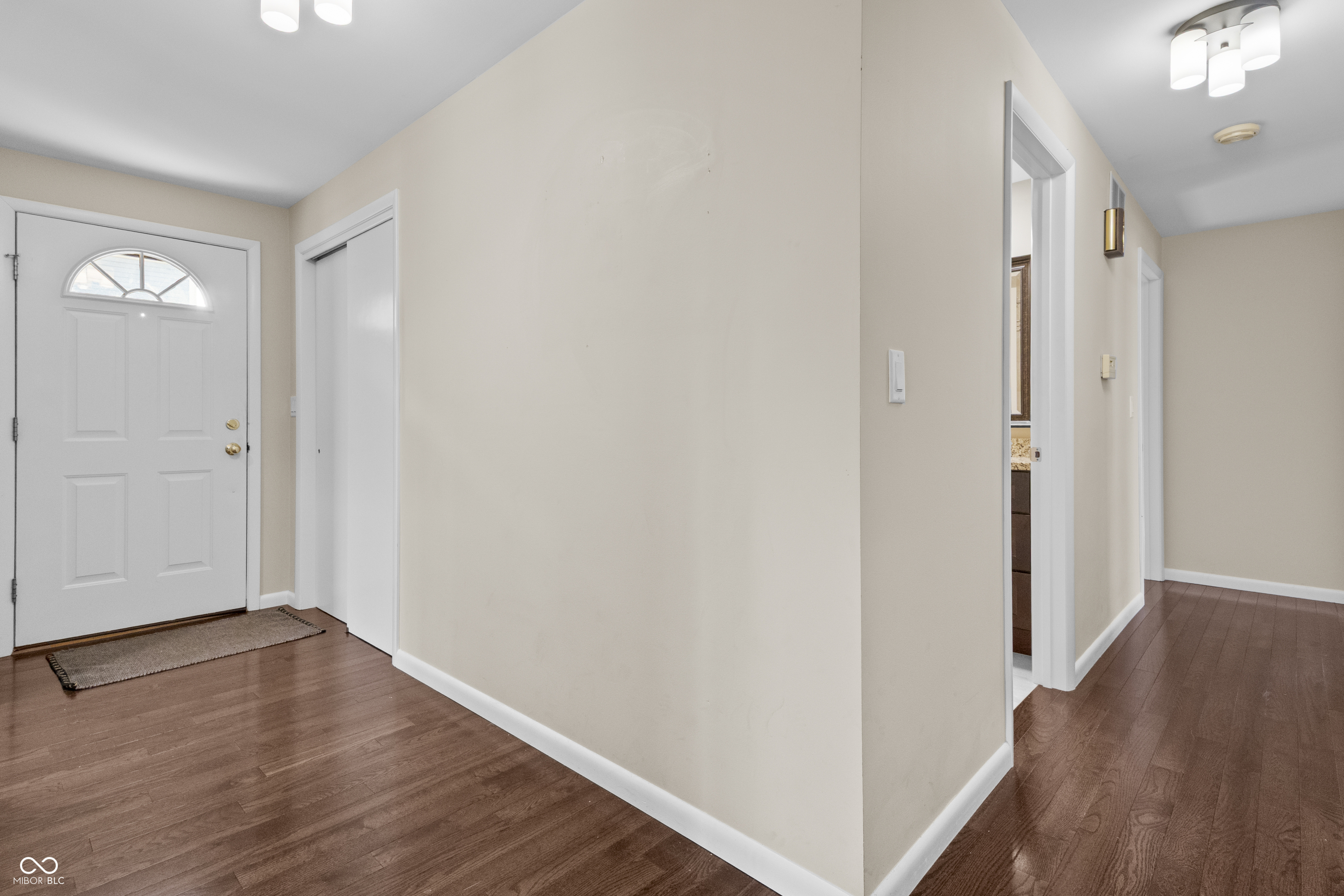 2565 Chestnut Street Columbus, IN 47201 - Photo 8 of 38