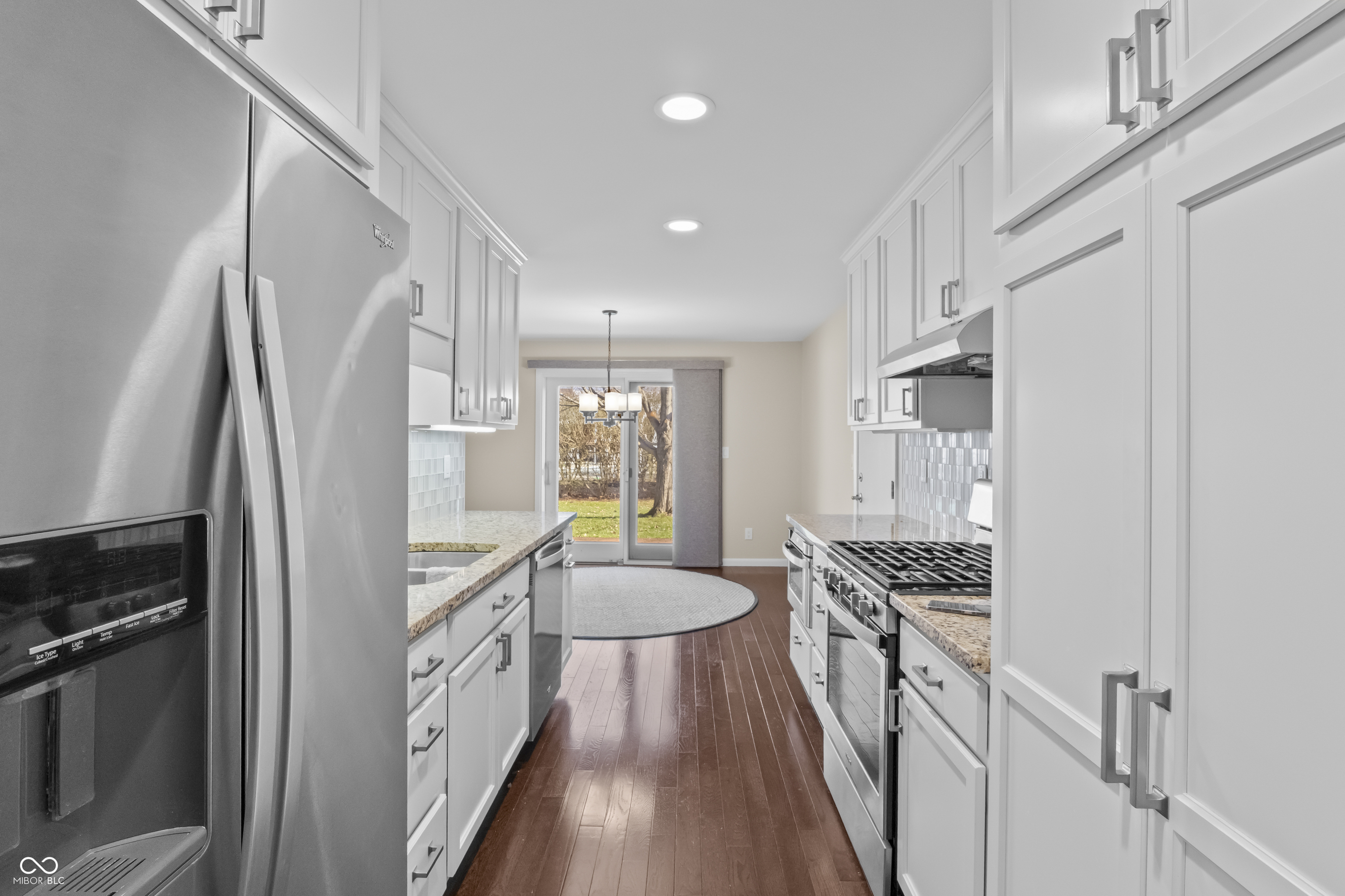 2565 Chestnut Street Columbus, IN 47201 - Photo 9 of 38