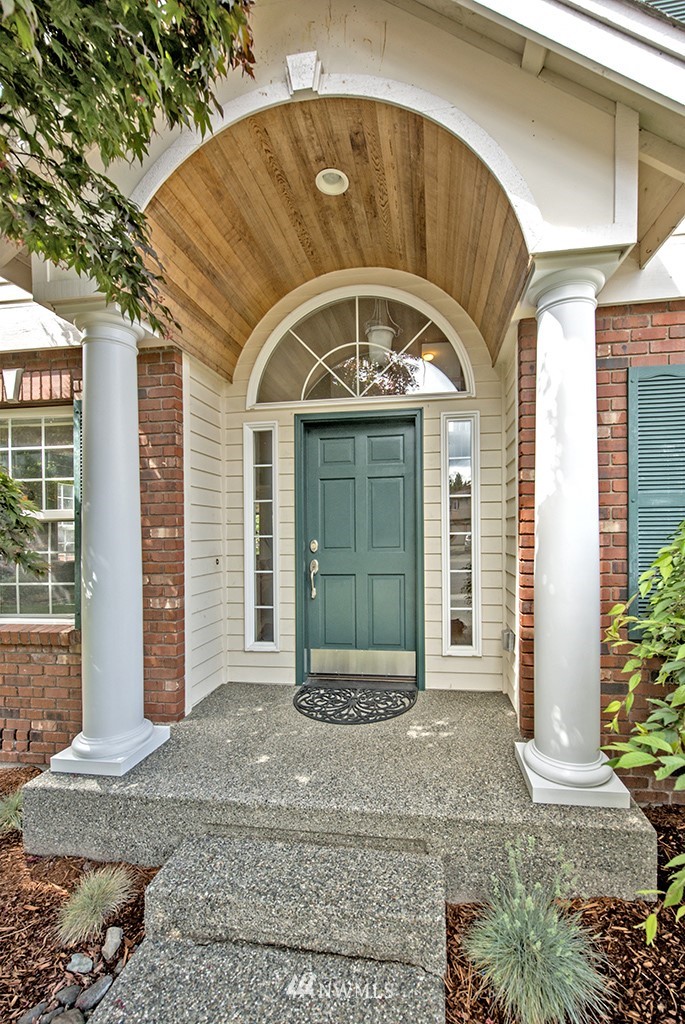 19014 33rd Avenue Southeast Bothell, WA 98012 - Photo 2 of 23 a front view of a house