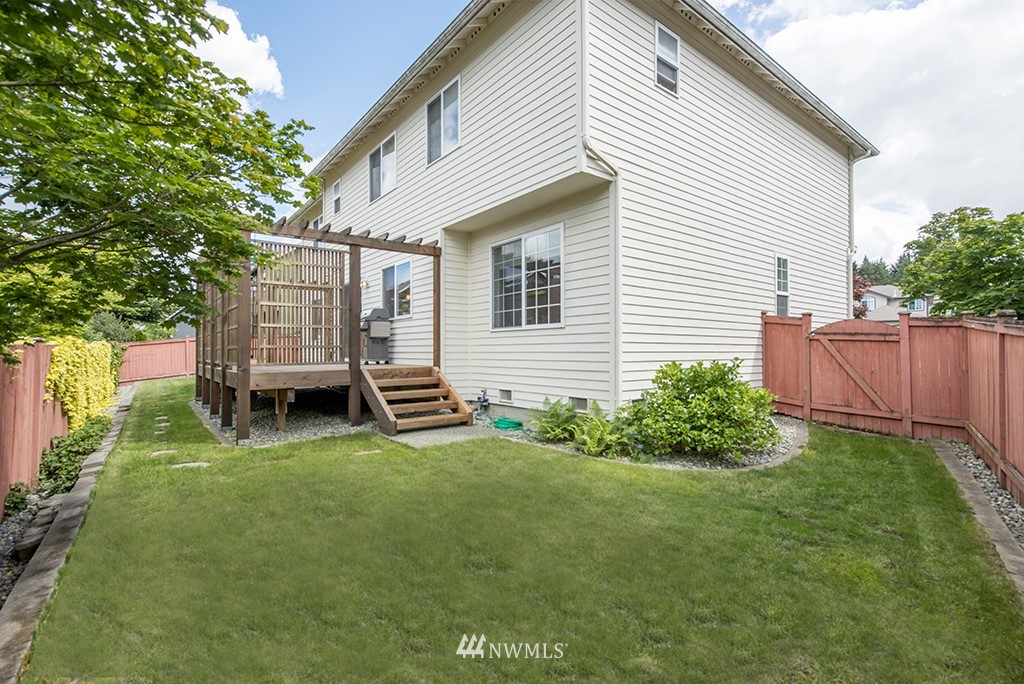 19014 33rd Avenue Southeast Bothell, WA 98012 - Photo 22 of 23 a view of backyard with sitting area