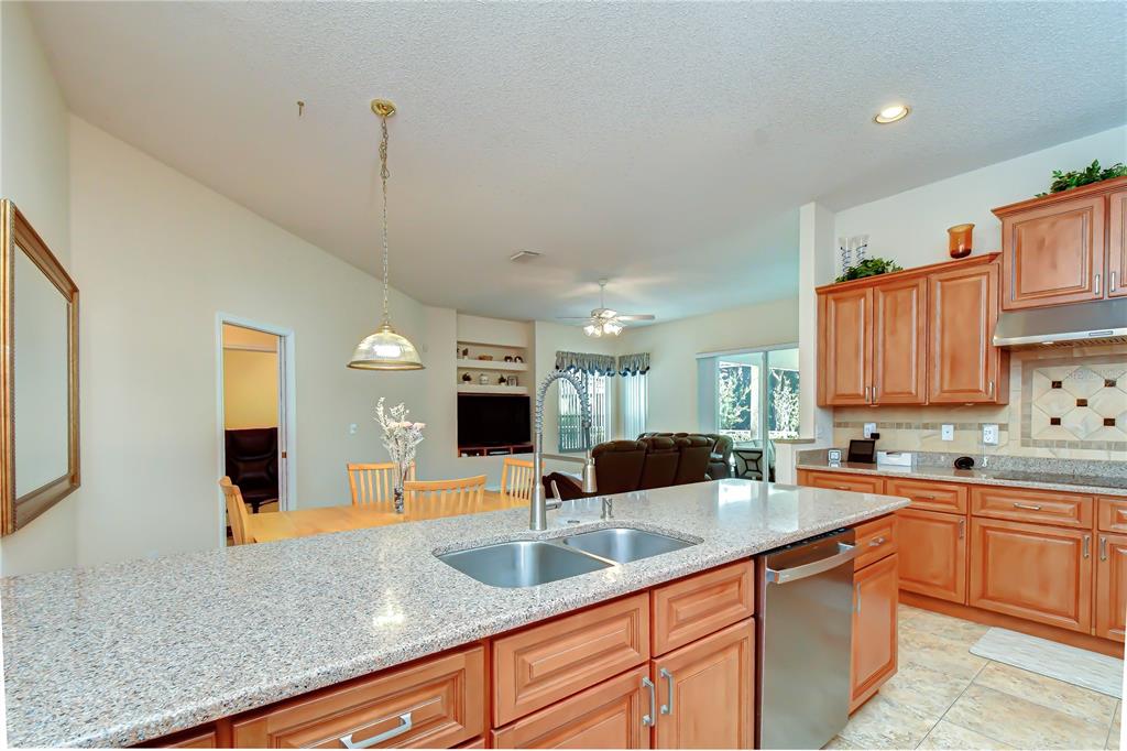 4916 Willow Ridge Terrace Valrico, FL 33596 - Photo 15 of 38
