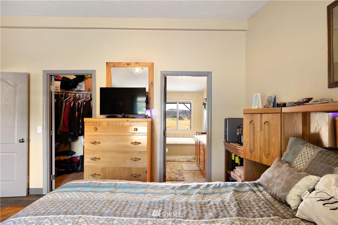 302 Monte Brady Road Montesano, WA 98563 - Photo 13 of 30 Gallery Image 13