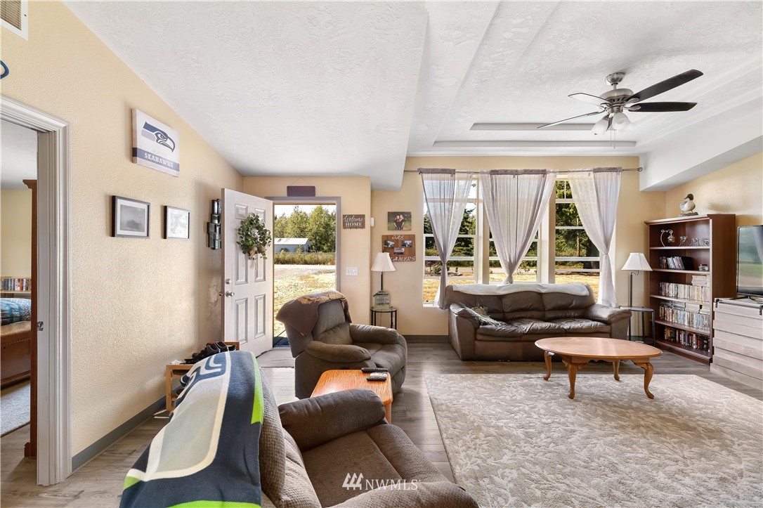 302 Monte Brady Road Montesano, WA 98563 - Photo 4 of 30 Gallery Image 4