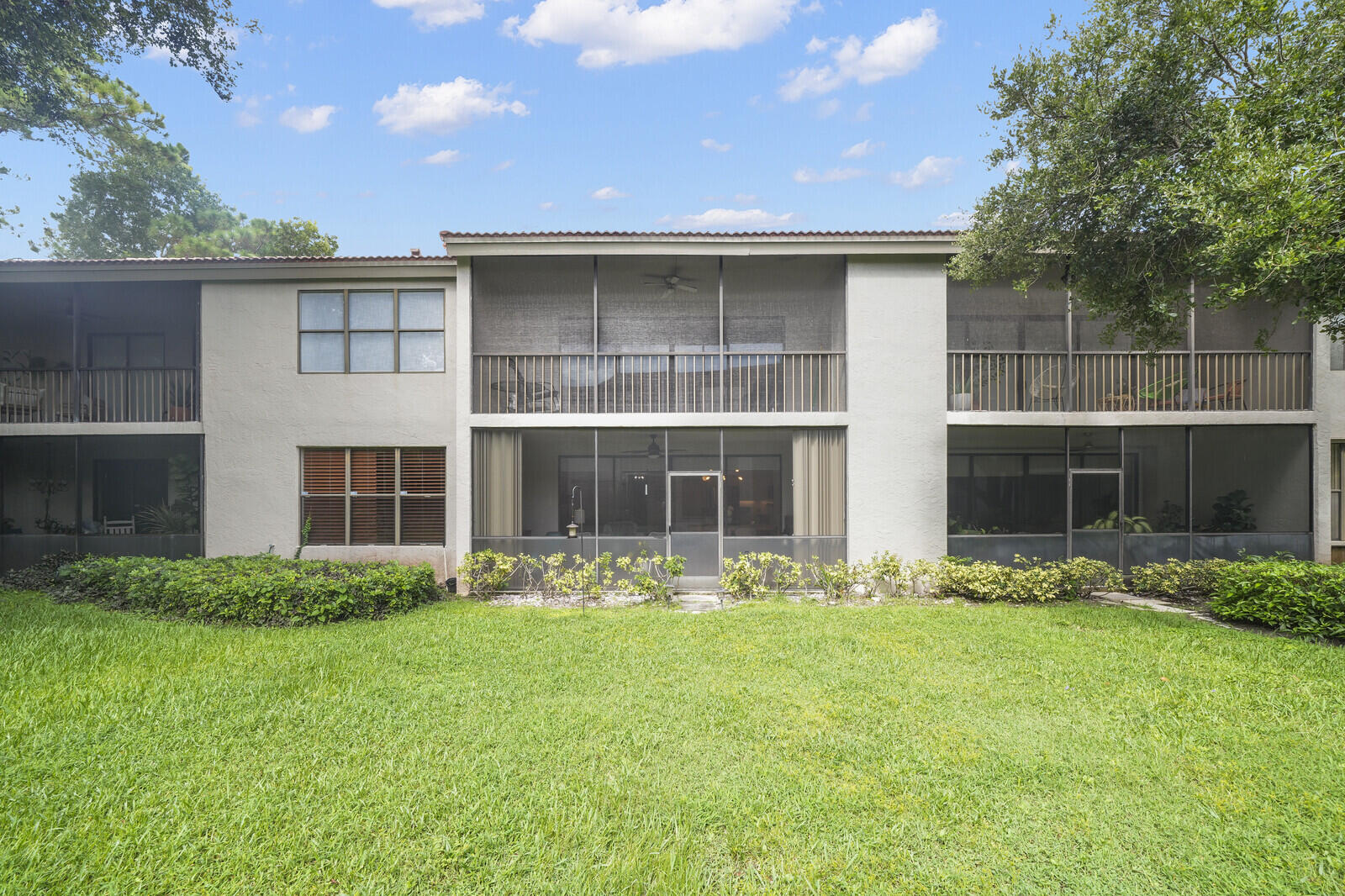 5780 Coach House Circle, Unit C Boca Raton, FL 33486 - Photo 30 of 32 Building Rear