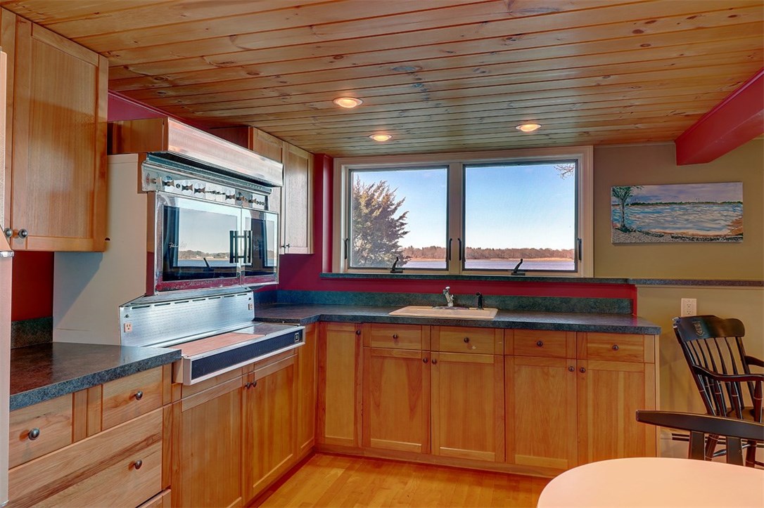 69 Lamson Road Barrington, RI 02806 - Photo 27 of 36 Gallery Image 27