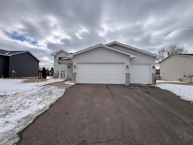 $378,000 | 10115 Park Pl Drive, Monticello, MN 55362