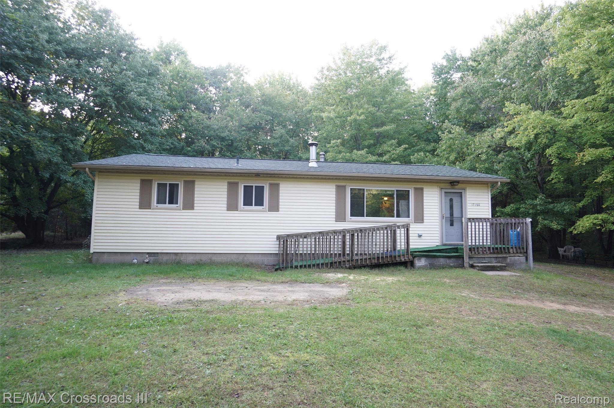 17160 Renton Road Belleville, MI 48111 - Photo 16 of 17 DSC04612.JPG