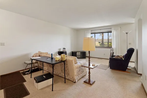 $135,000 | 438 Etna Street, Unit 103, St. Paul, MN 55106