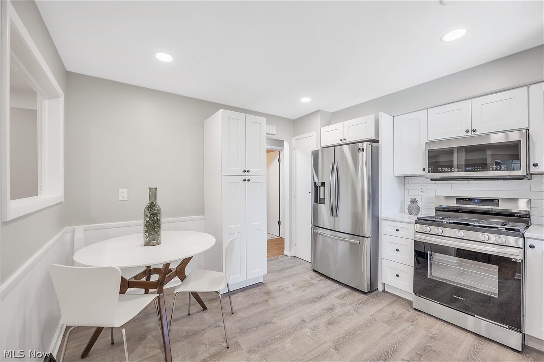 730 Edgewood Road Cleveland, OH 44143 - Photo 10 of 35 Eat-in Kitchen