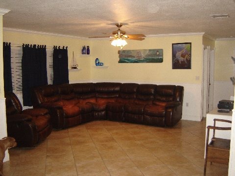 1018 Valencia Road Key Largo, FL 33037 - Photo 24 of 26 Living room
