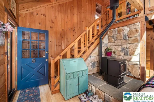 a view of entryway with a front door
