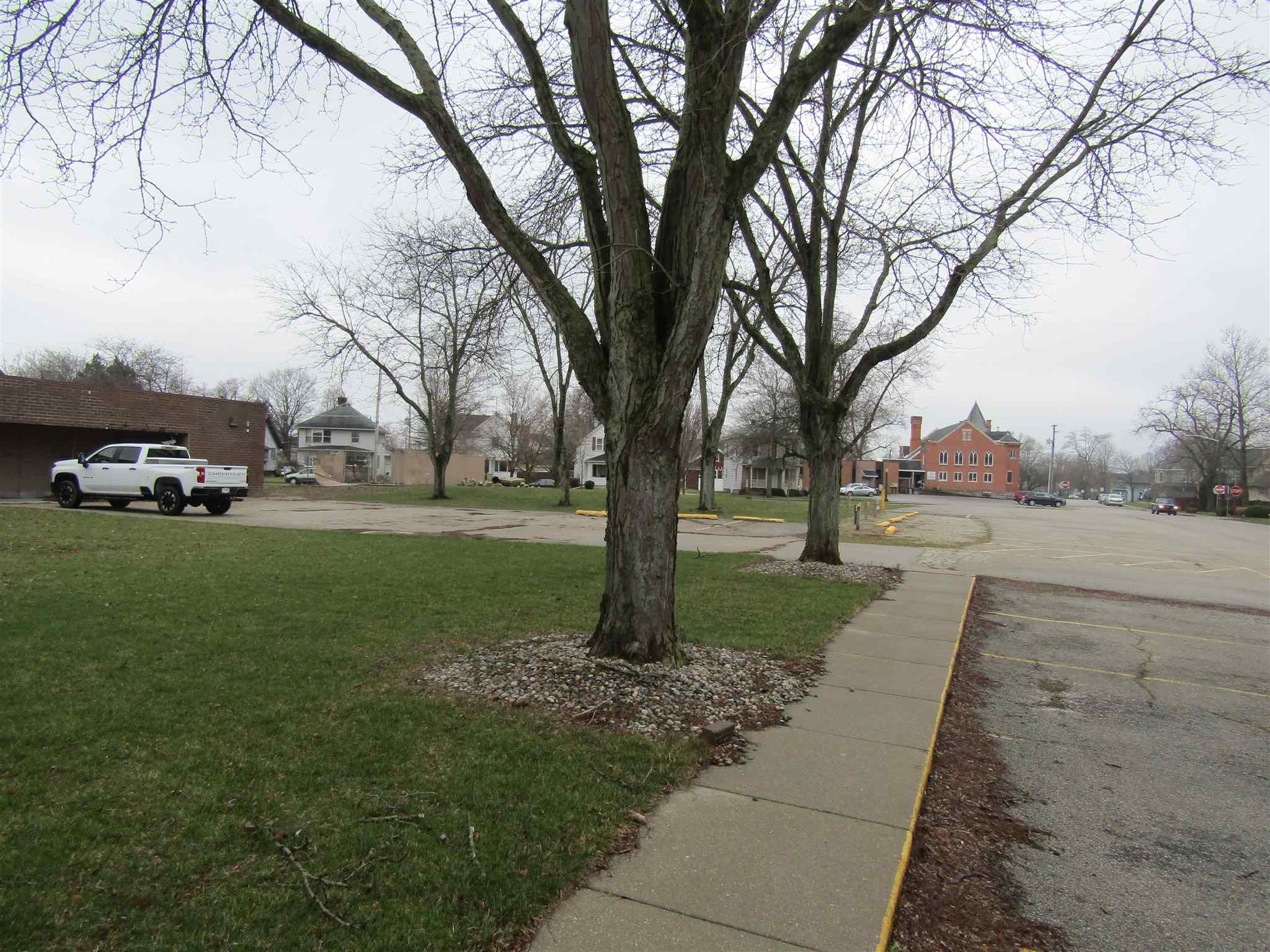 313 South 1st Street Decatur, IN 46733 - Photo 3 of 35