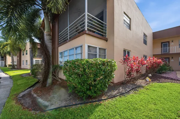 $2,400 | 519 Burgundy P, Delray Beach, FL 33484