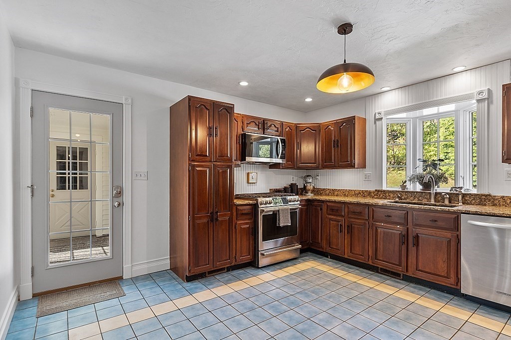 204 Williams Road Fitchburg, MA 01420 - Photo 17 of 42 Gallery Image 17