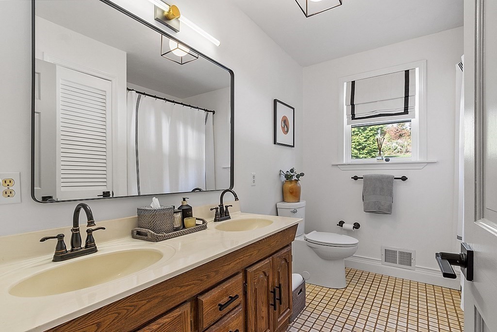 204 Williams Road Fitchburg, MA 01420 - Photo 20 of 42 Gallery Image 20