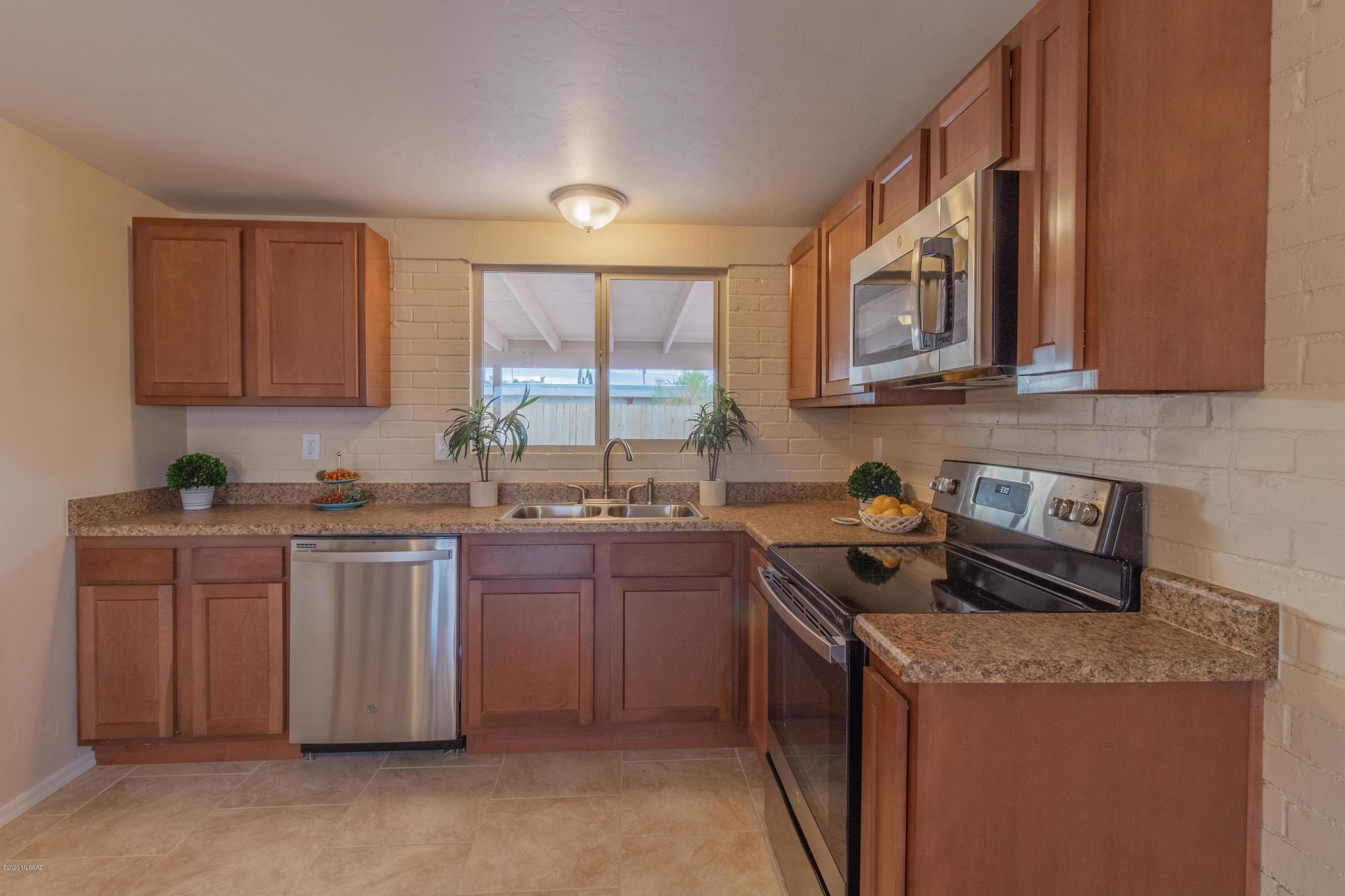 7072 East Stella Road Tucson, AZ 85730 - Photo 5 of 21