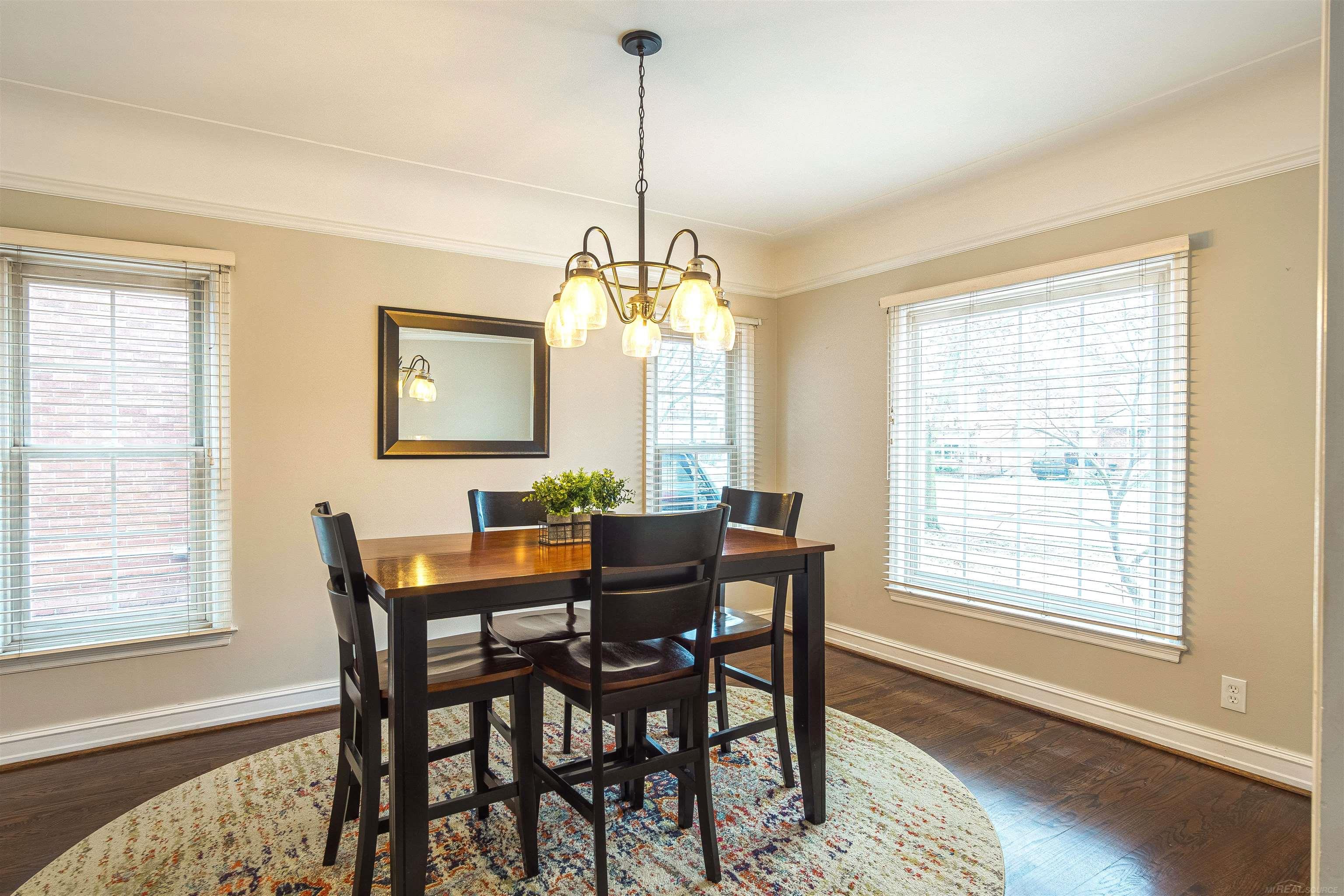 1644 Severn Road Grosse Pointe, MI 48236 - Photo 19 of 45 50102890-18.JPG