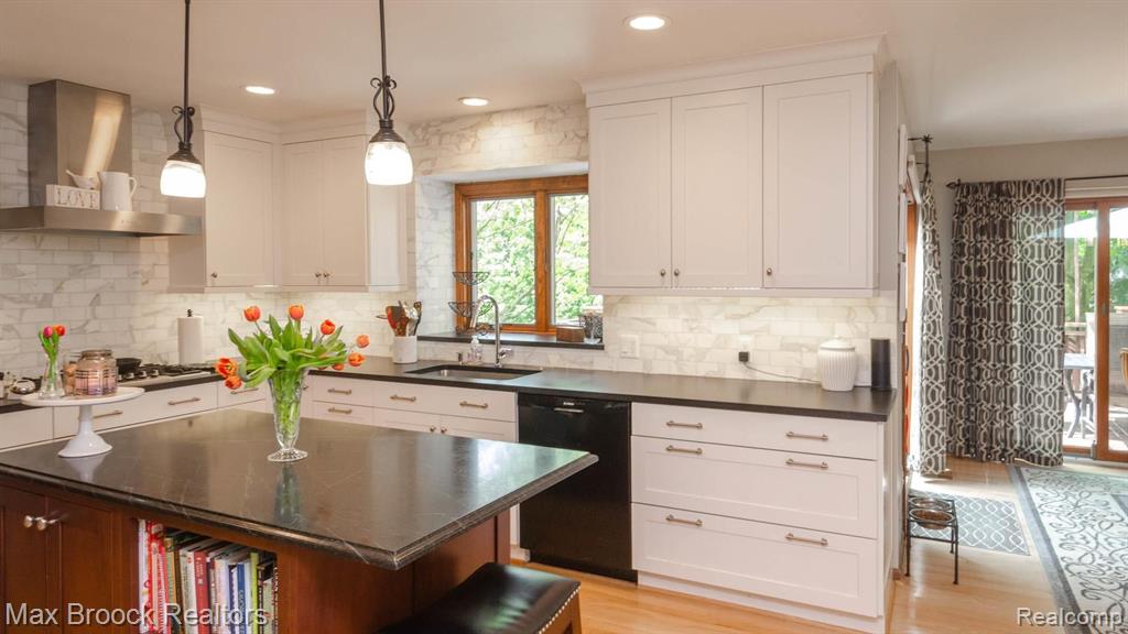 3750 Edinborough Drive Rochester Hills, MI 48306 - Photo 3 of 64