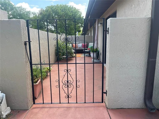 a view of entryway and front of house