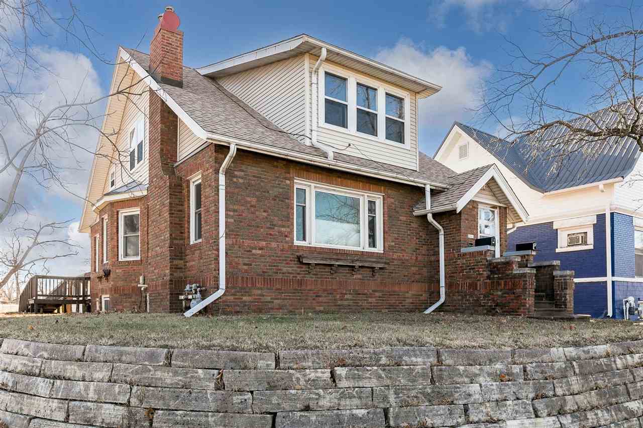 1931 Mt Vernon Road Southeast Cedar Rapids, IA 52403 - Photo 2 of 38 Gallery Image 2