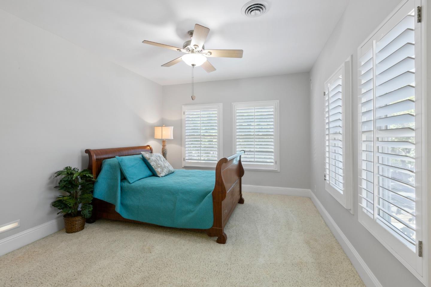 976 Riverside Drive San Jose, CA 95125 - Photo 40 of 78 a living room with furniture and a large window
