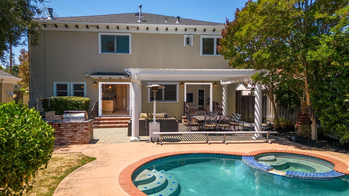 976 Riverside Drive San Jose, CA 95125 - Photo 75 of 78 a view of a house with swimming pool and sitting area