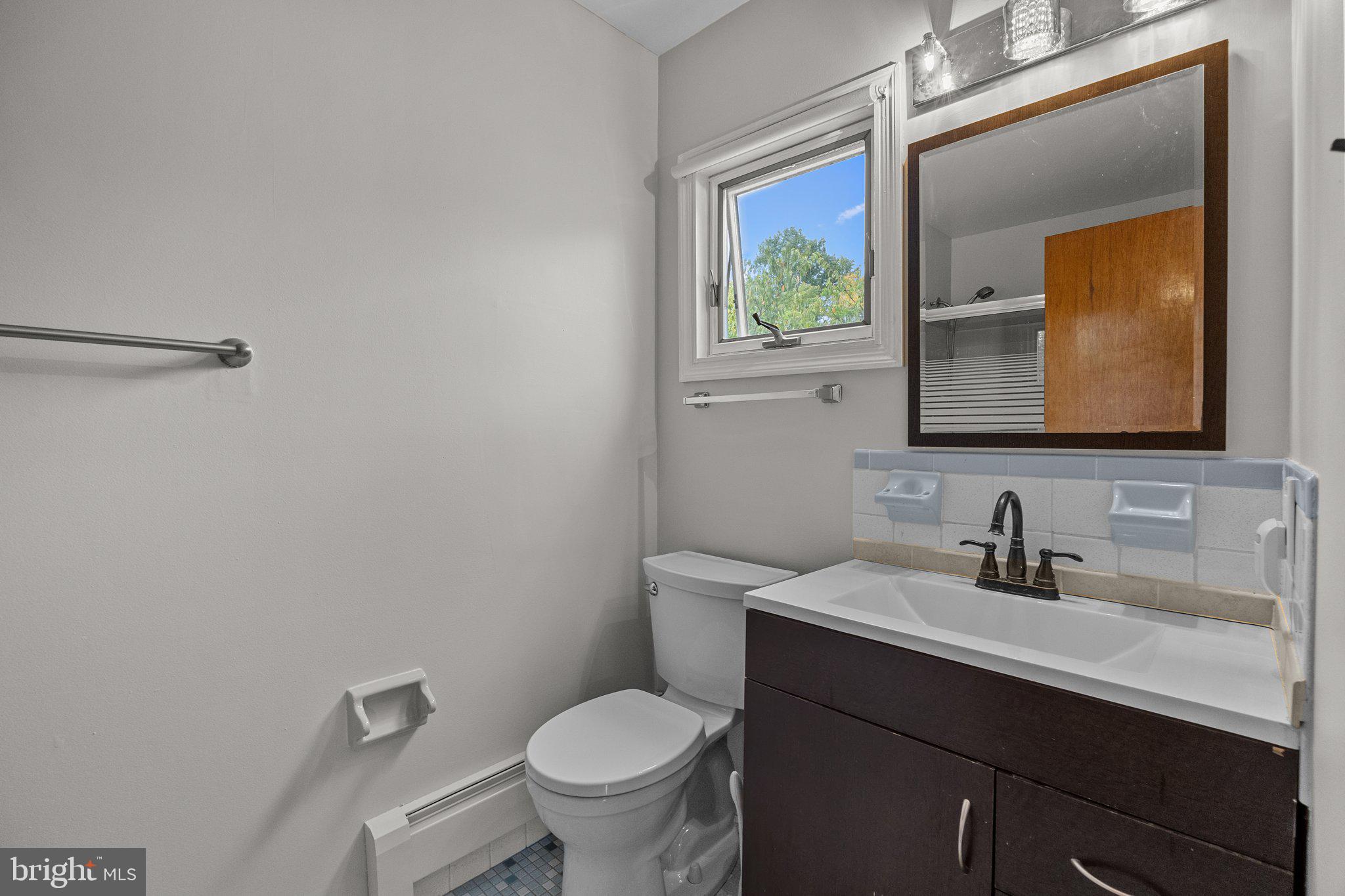 933 Herman Road Horsham, PA 19044 - Photo 36 of 59 Full Bathroom - shared by bedrooms 2 and 3