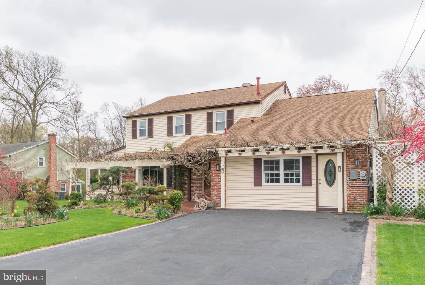 933 Herman Road Horsham, PA 19044 - Photo 4 of 59 Front of Home (Spring)