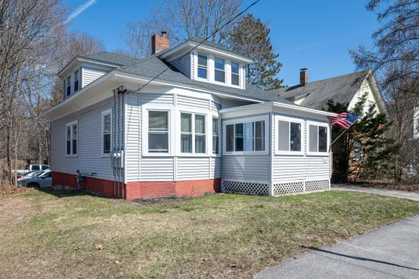 $374,999 | 117 Lake Street, Auburn, ME 04210