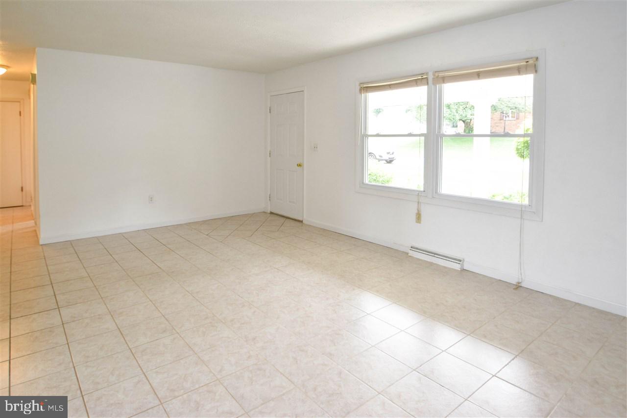 484 School Road Jacobus, PA 17407 - Photo 6 of 30 Gallery Image 6