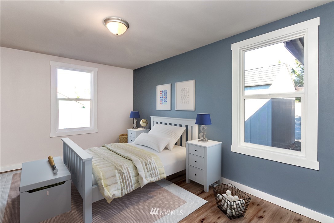 11932 Renton Avenue South Seattle, WA 98178 - Photo 13 of 22 Gallery Image 13