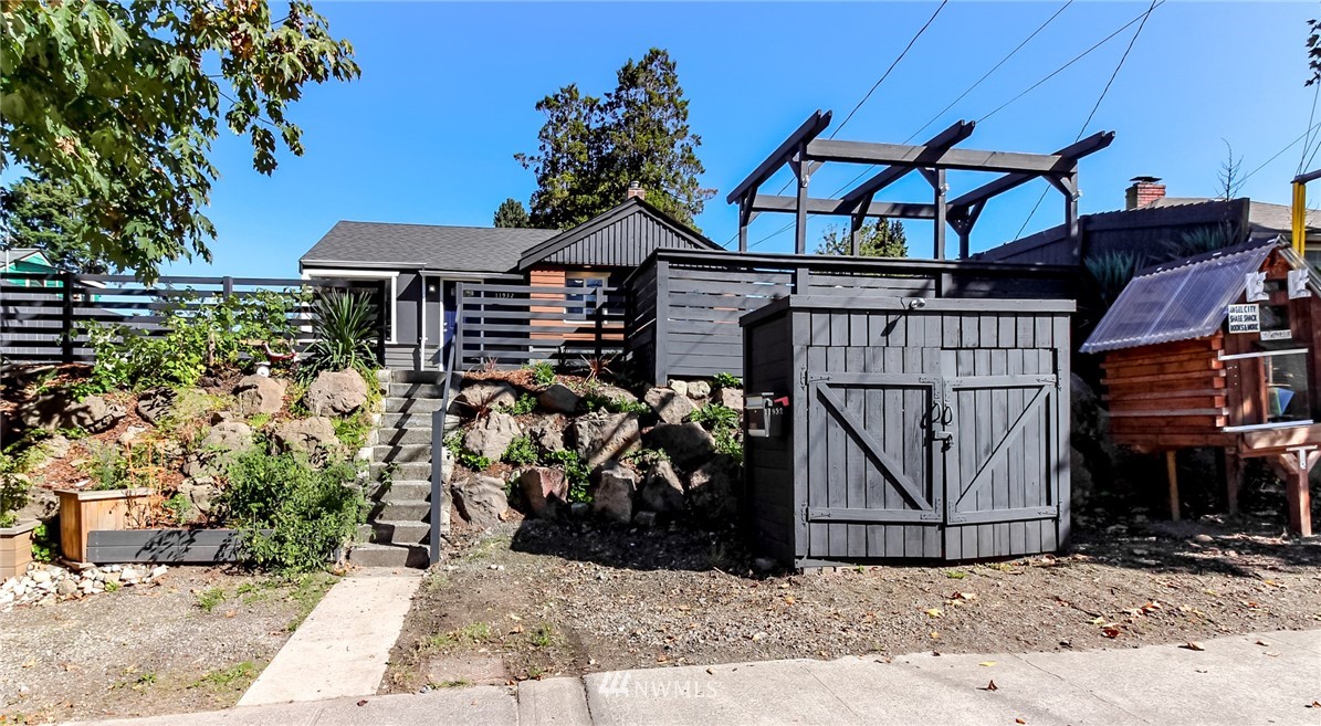 11932 Renton Avenue South Seattle, WA 98178 - Photo 18 of 22 Gallery Image 18