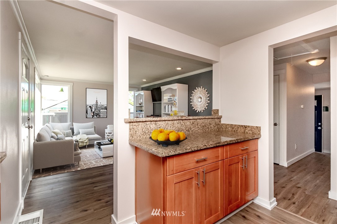 11932 Renton Avenue South Seattle, WA 98178 - Photo 4 of 22 Gallery Image 4