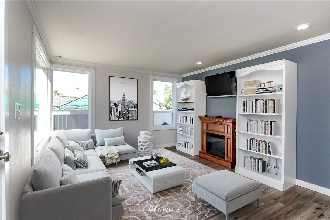 11932 Renton Avenue South Seattle, WA 98178 - Photo 7 of 22 Gallery Image 7