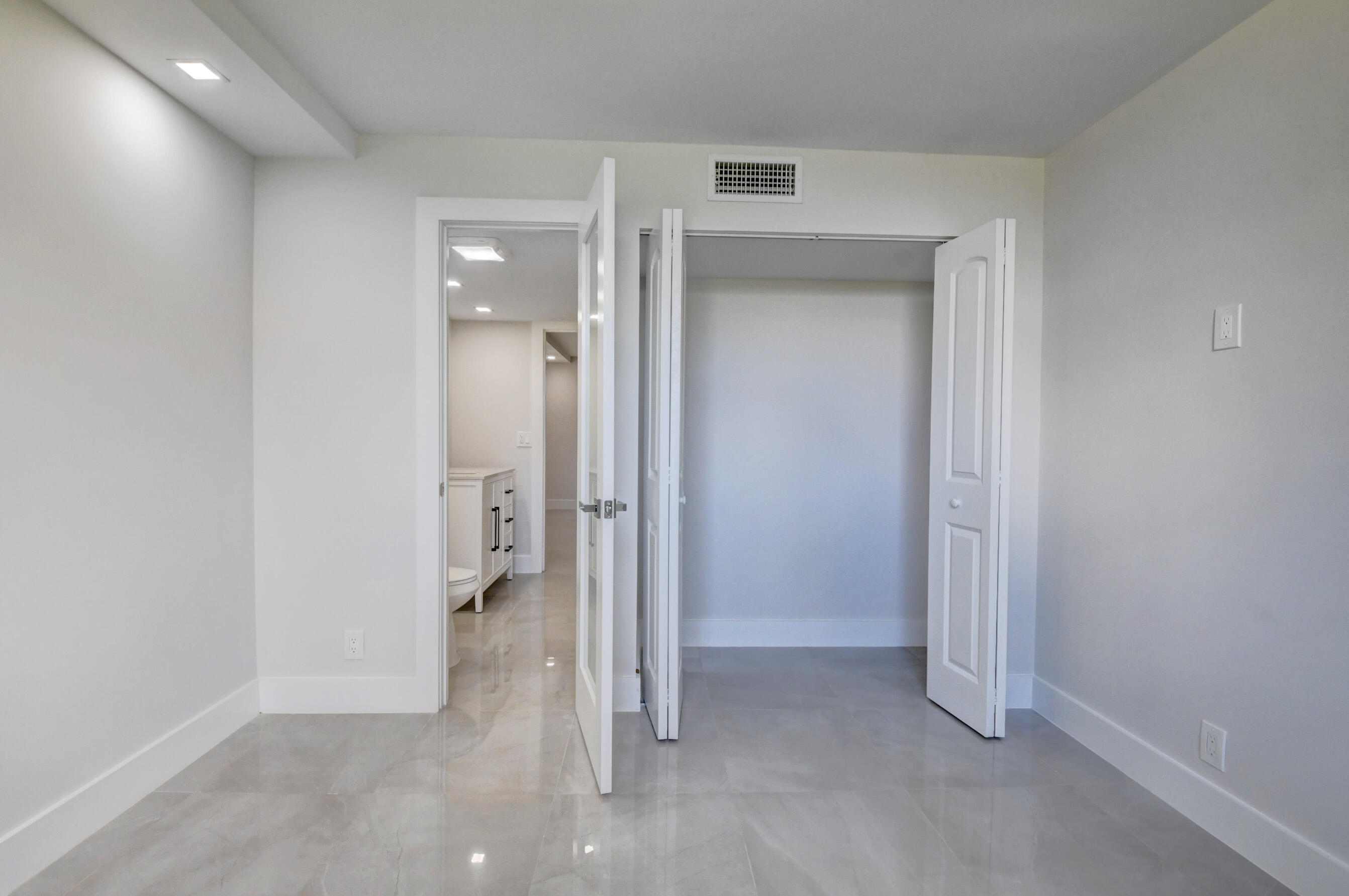 5201 Northwest 2nd Avenue, Unit 211 Boca Raton, FL 33487 - Photo 25 of 49 DSC_8188_89_90_91_92