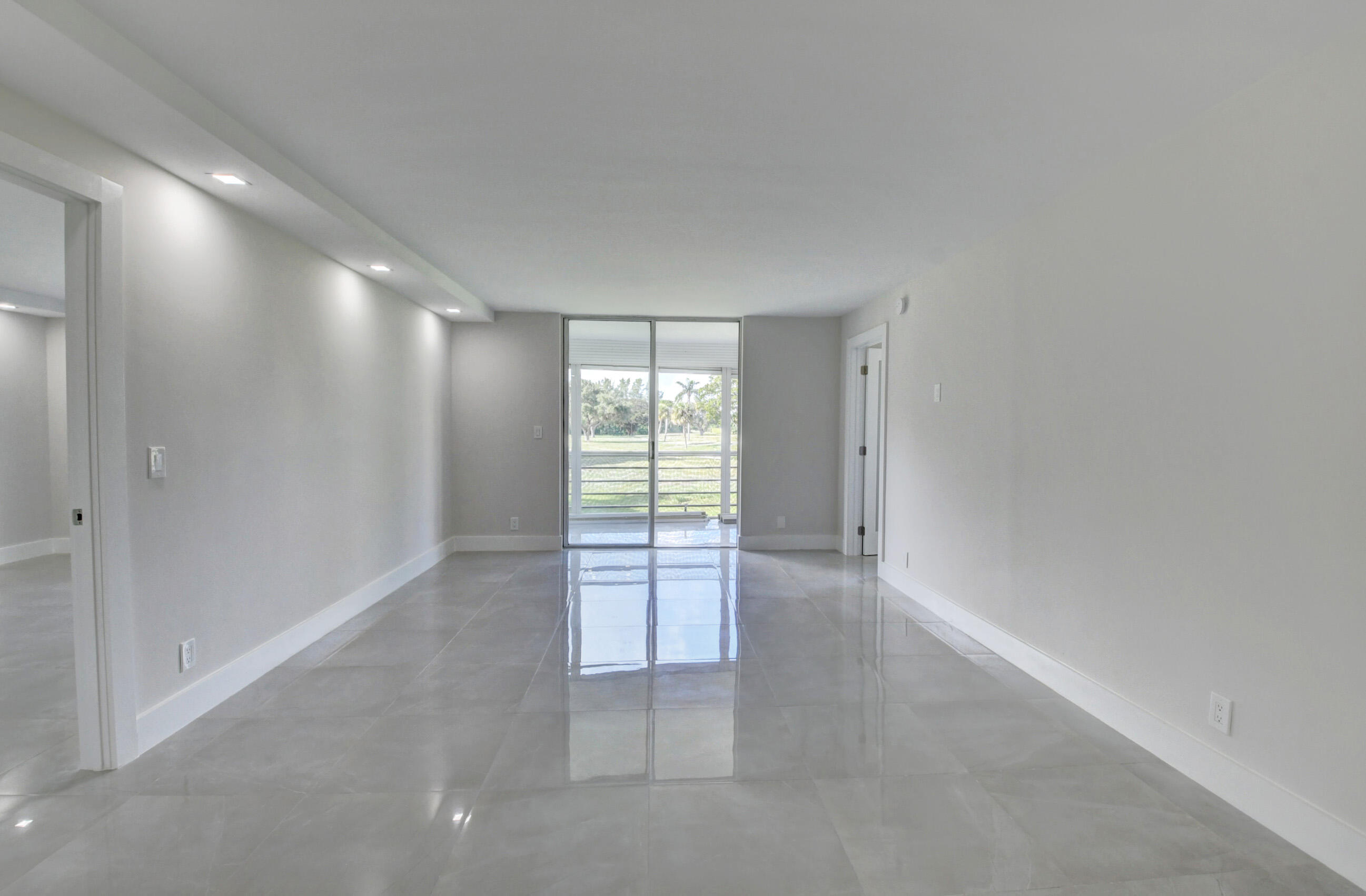 5201 Northwest 2nd Avenue, Unit 211 Boca Raton, FL 33487 - Photo 6 of 49 DSC_8083_4_5_6_7