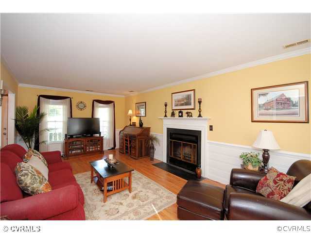 1302 Lockett Ridge Road Midlothian, VA 23114 - Photo 2 of 12 Den/Family/Great Room - Great Room