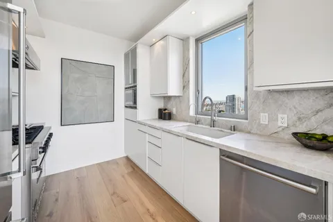 $1,999,000 | 239 Brannan Street, Unit 18J, San Francisco, CA 94107
