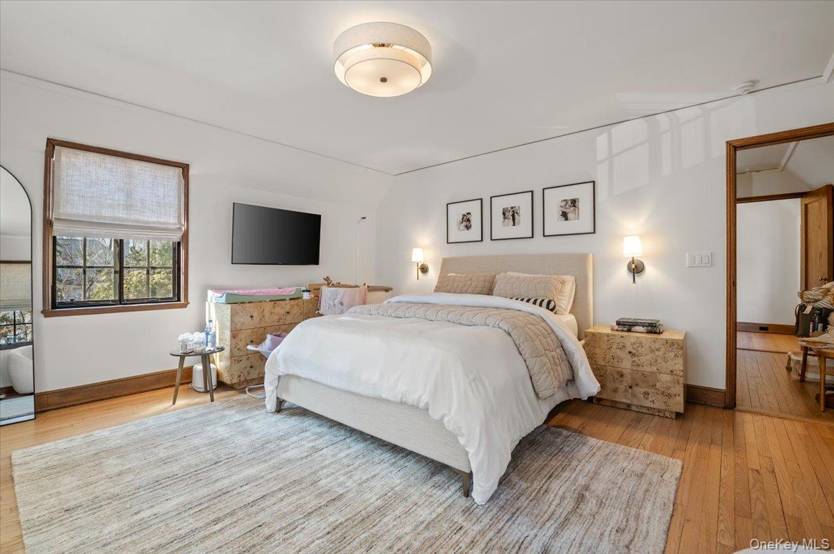 12 Hampton Road Port Washington, NY 11050 - Photo 28 of 36 Gallery Image 28